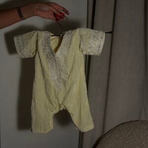 Alternative view of Mini thoub